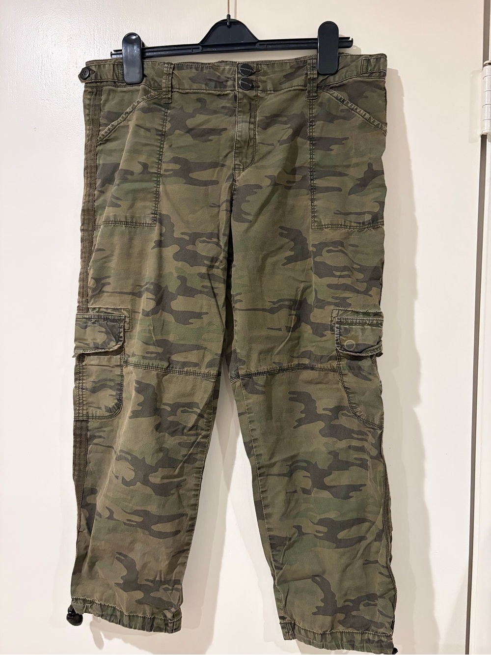 Sanctuary Women’s Olive Camo Cargo Pants